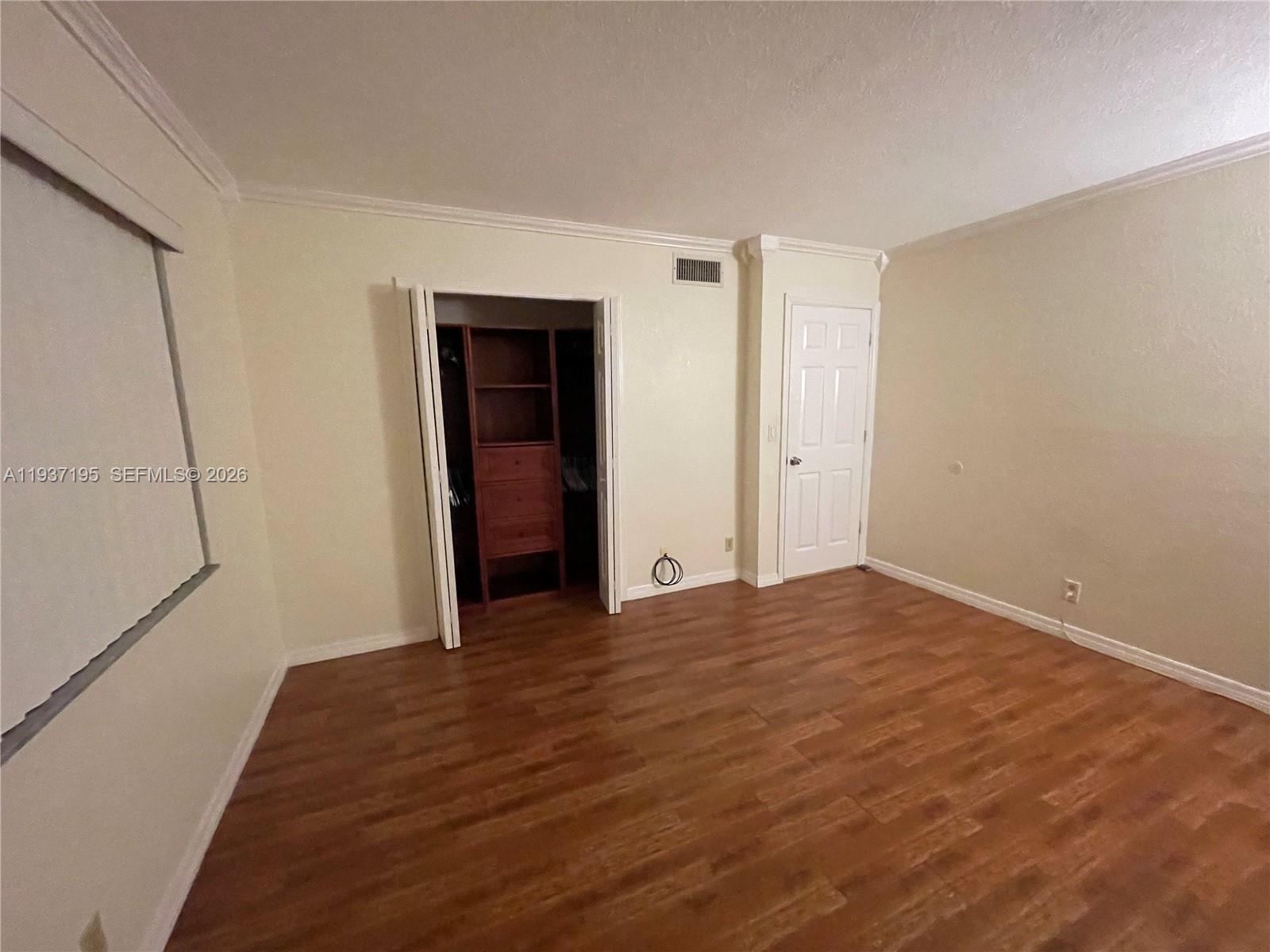 SADDLE CLUB GARDEN APTS - Residential