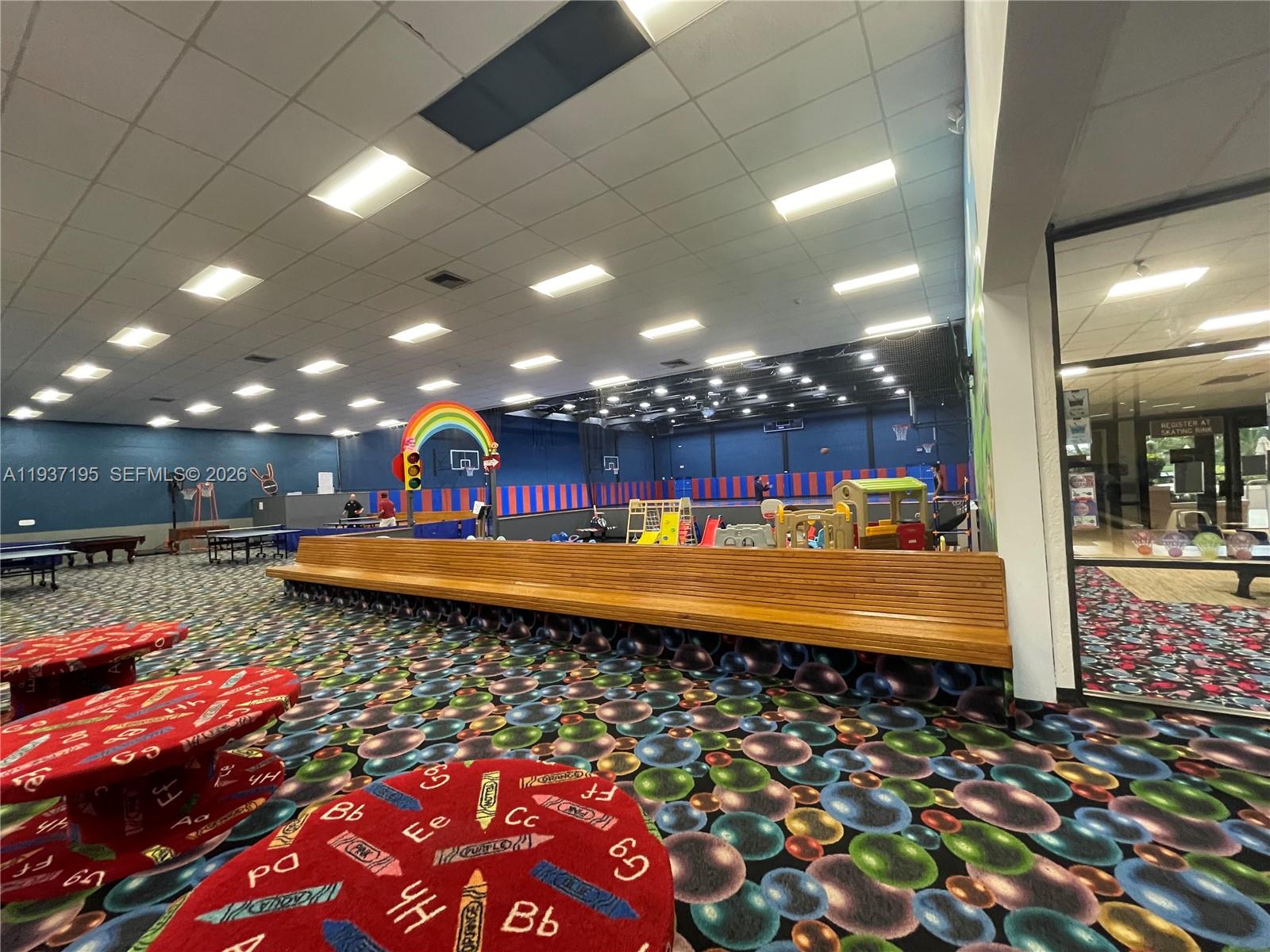 SADDLE CLUB GARDEN APTS - Residential