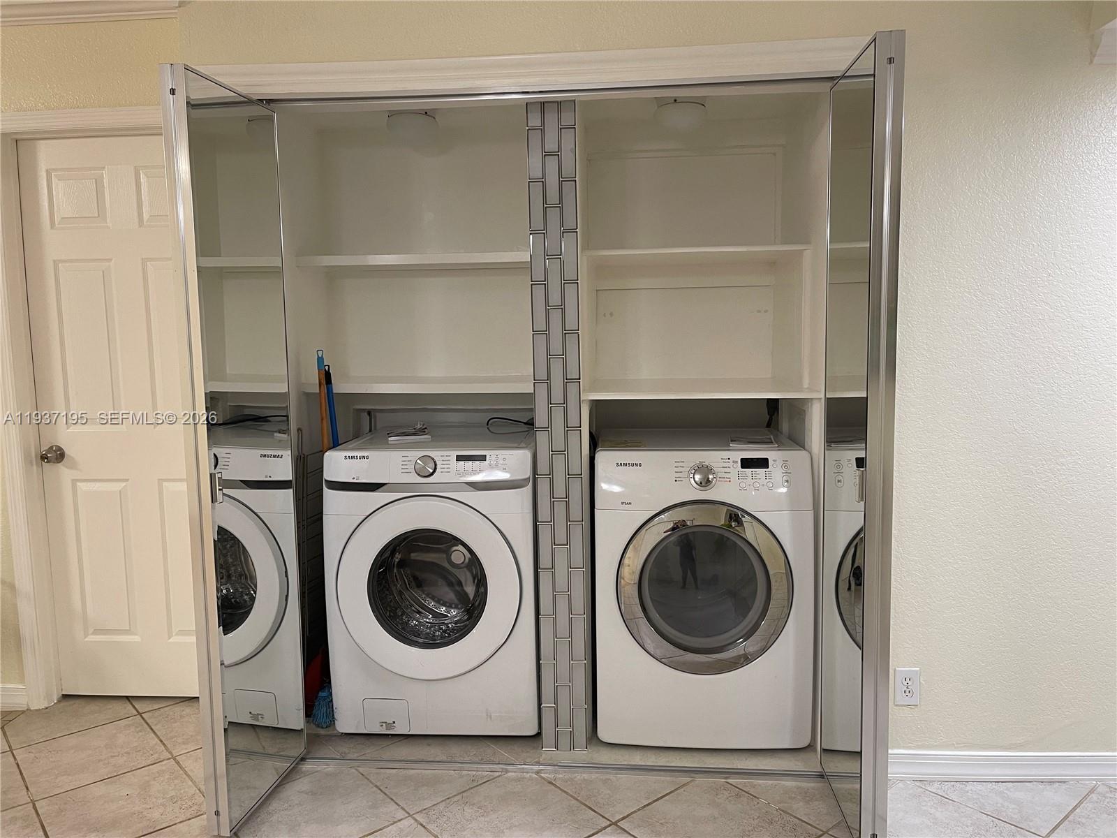 SADDLE CLUB GARDEN APTS - Residential