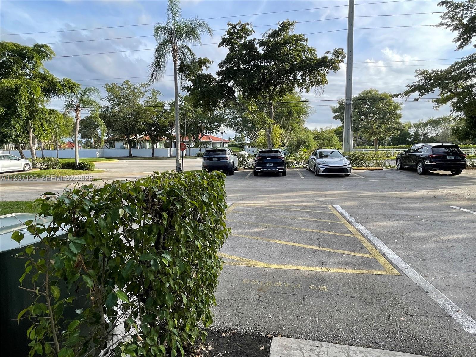 SADDLE CLUB GARDEN APTS - Residential