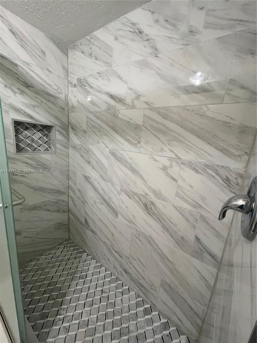 SADDLE CLUB GARDEN APTS - Residential