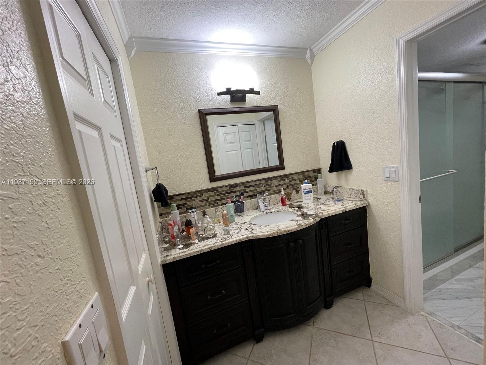 SADDLE CLUB GARDEN APTS - Residential