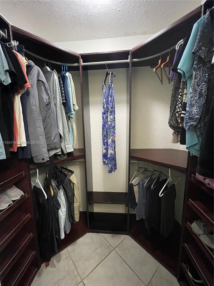 SADDLE CLUB GARDEN APTS - Residential