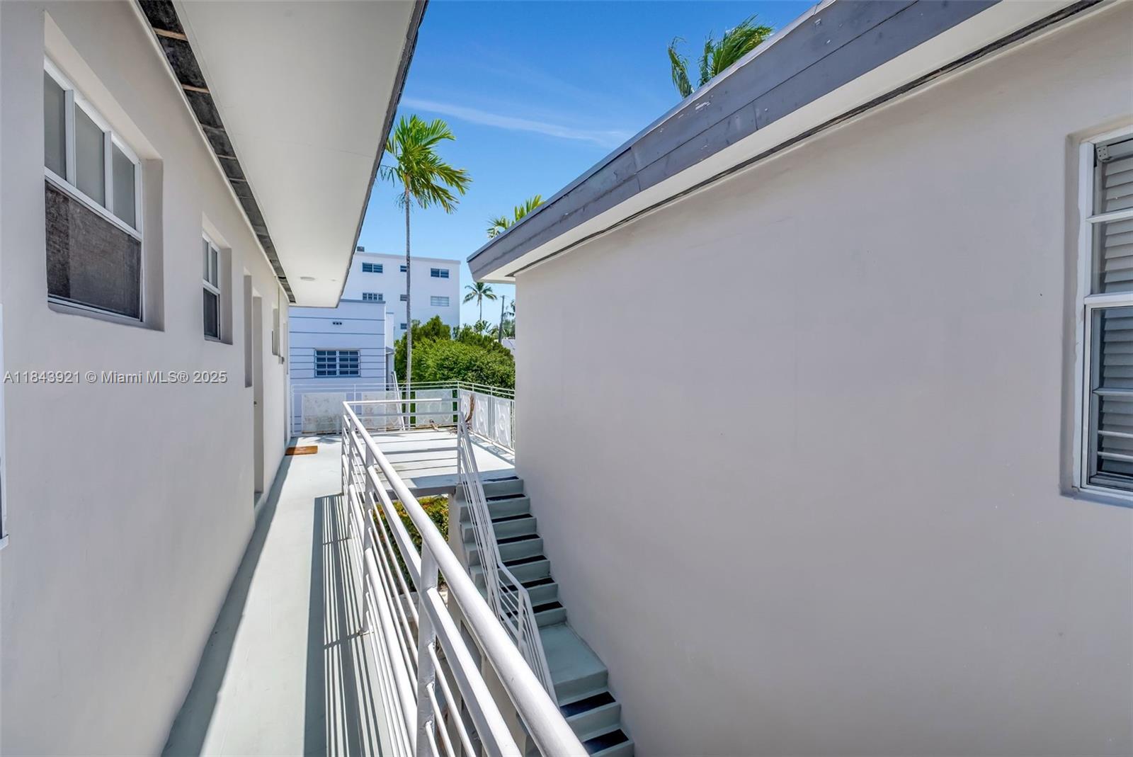 ESPANOLA WAY VILLAS CONDO - Residential