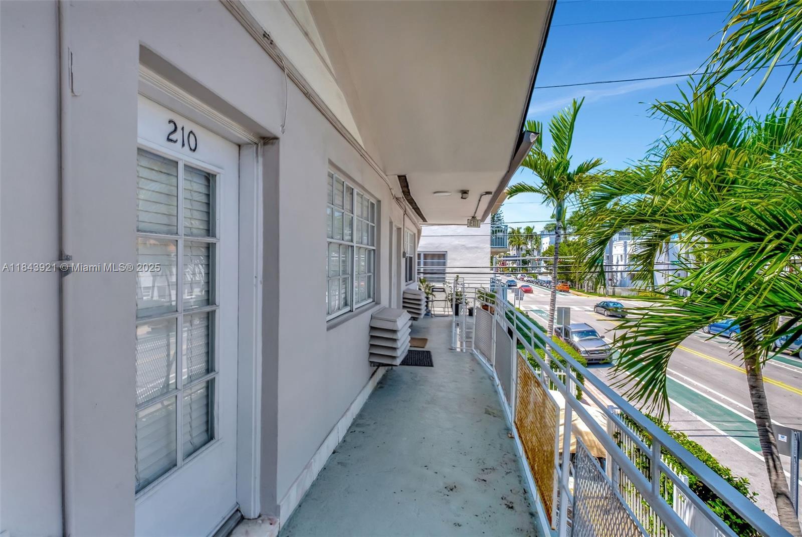 ESPANOLA WAY VILLAS CONDO - Residential