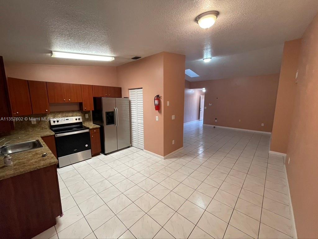 Photo 10 of 23 of 28103 SW 141st Pl 28103 townhome