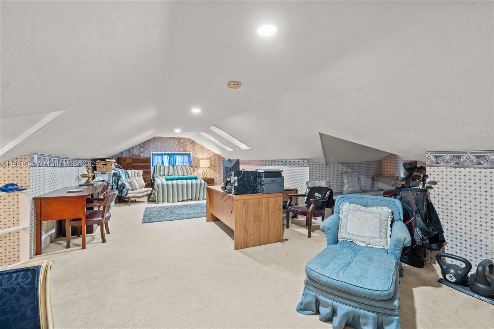 RIVERSIDE - Residential