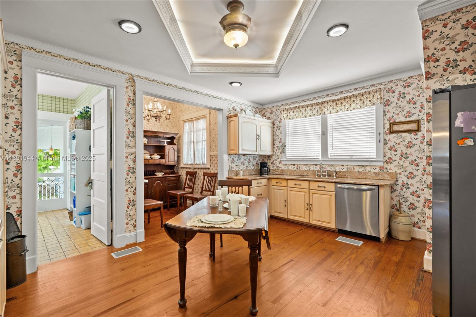 RIVERSIDE - Residential