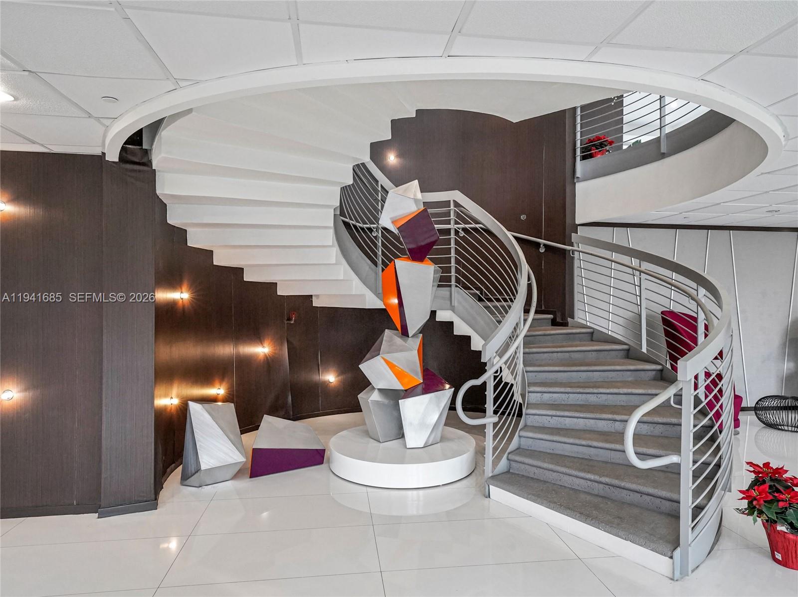 ARLEN BEACH CONDO - Residential