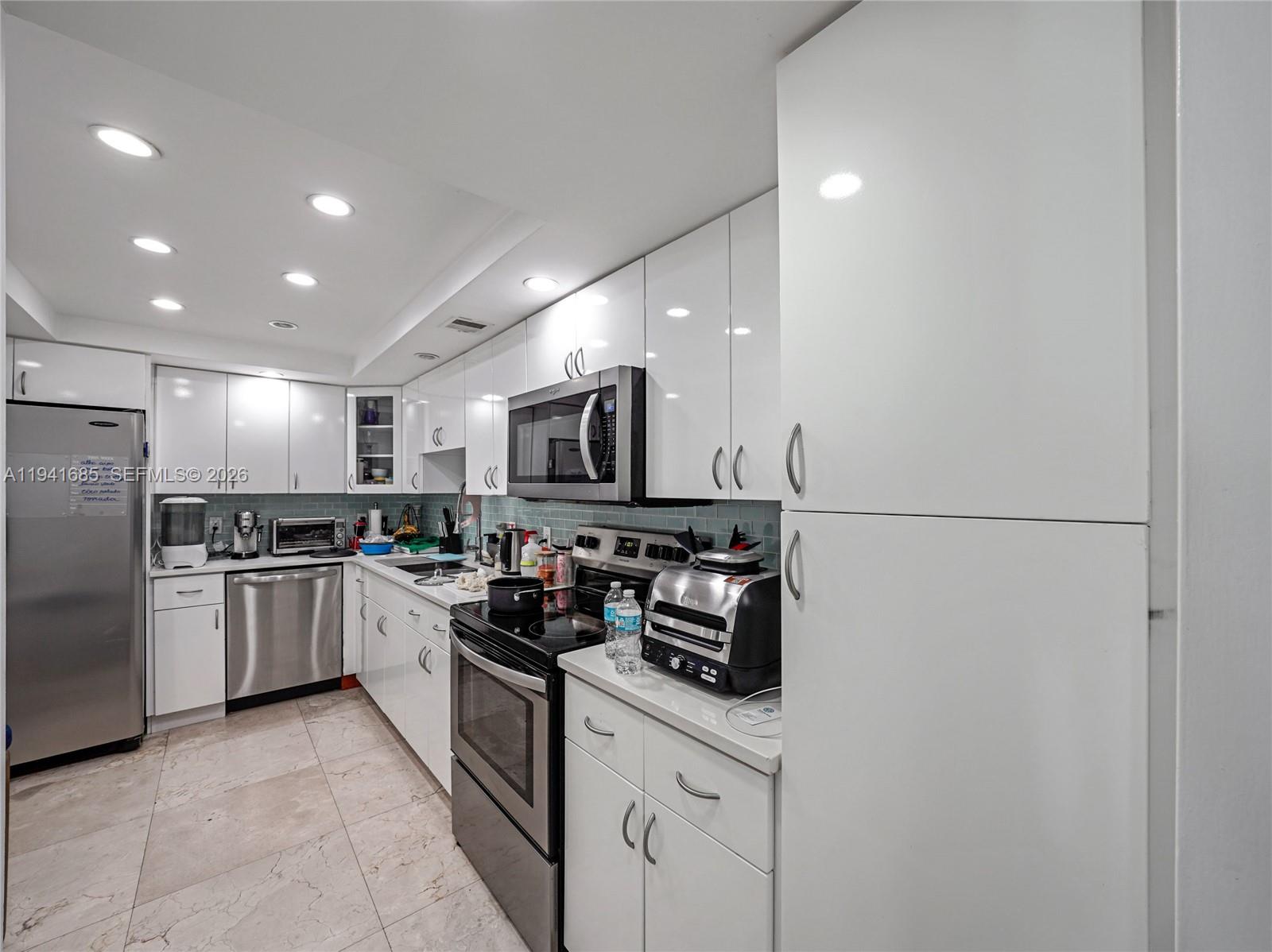 ARLEN BEACH CONDO - Residential