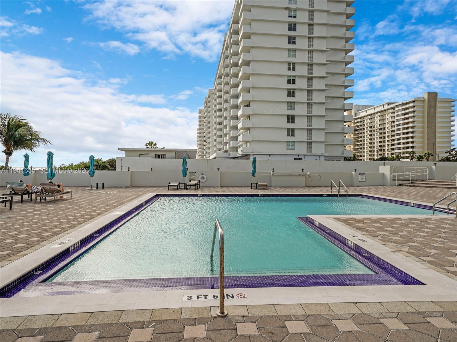 ARLEN BEACH CONDO - Residential