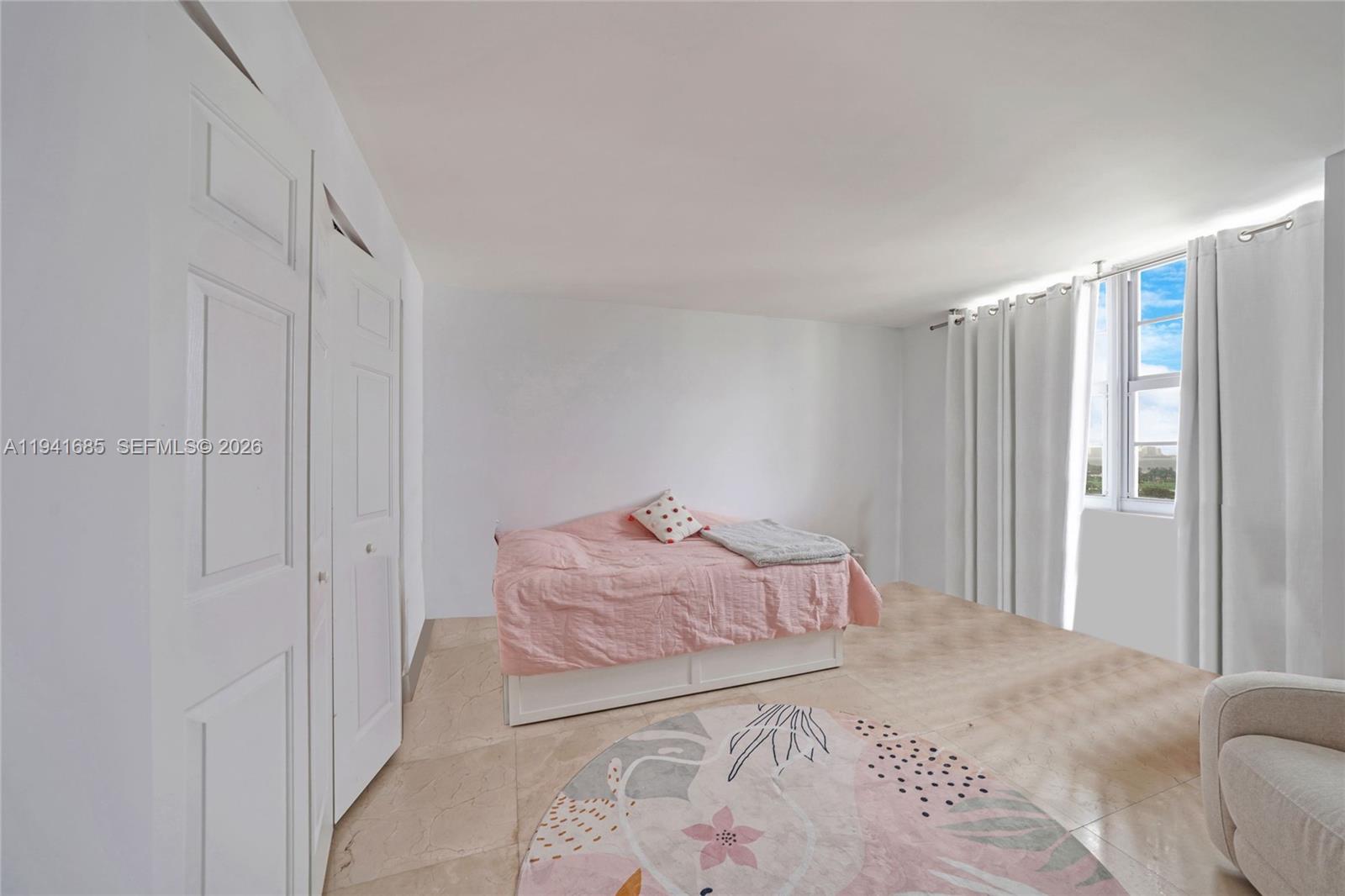 ARLEN BEACH CONDO - Residential