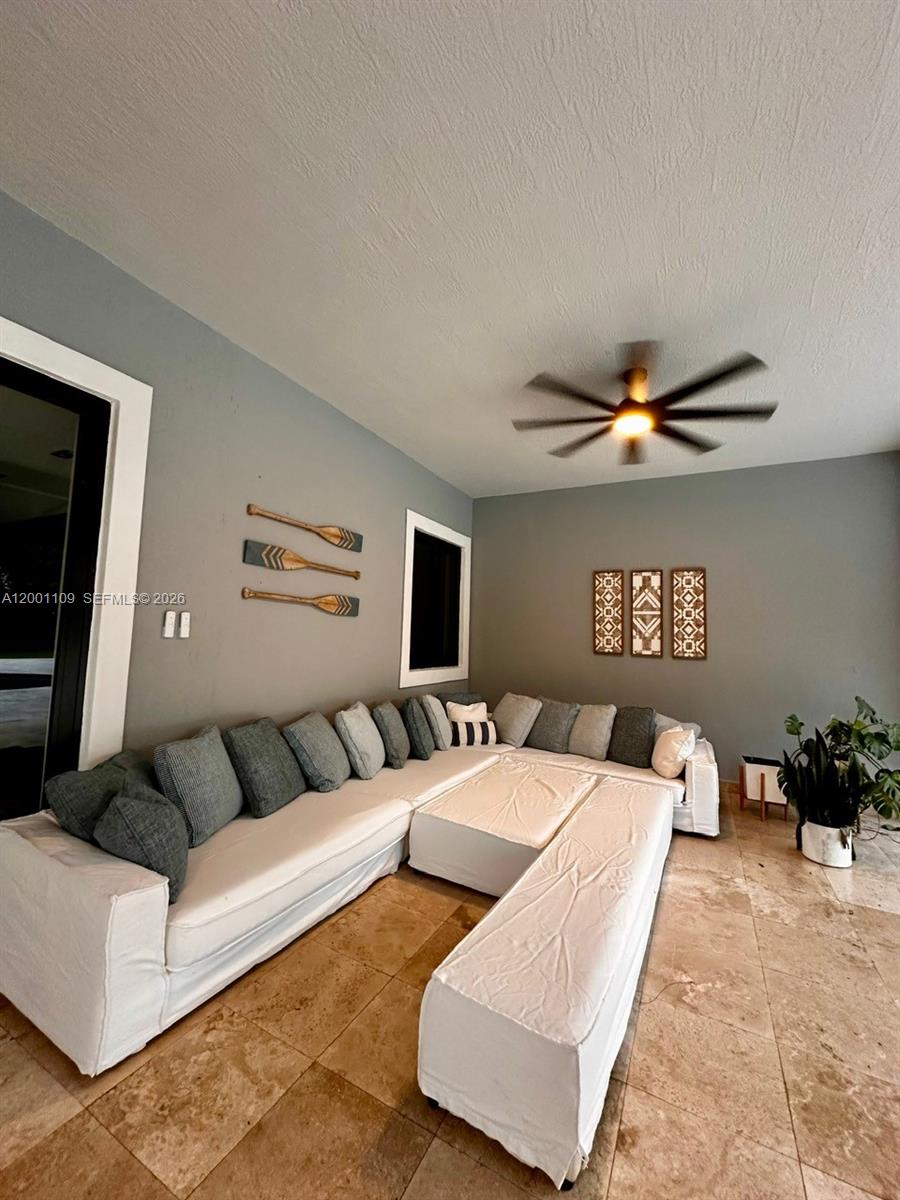 SWEETWATER ESTS SUB - Residential Lease