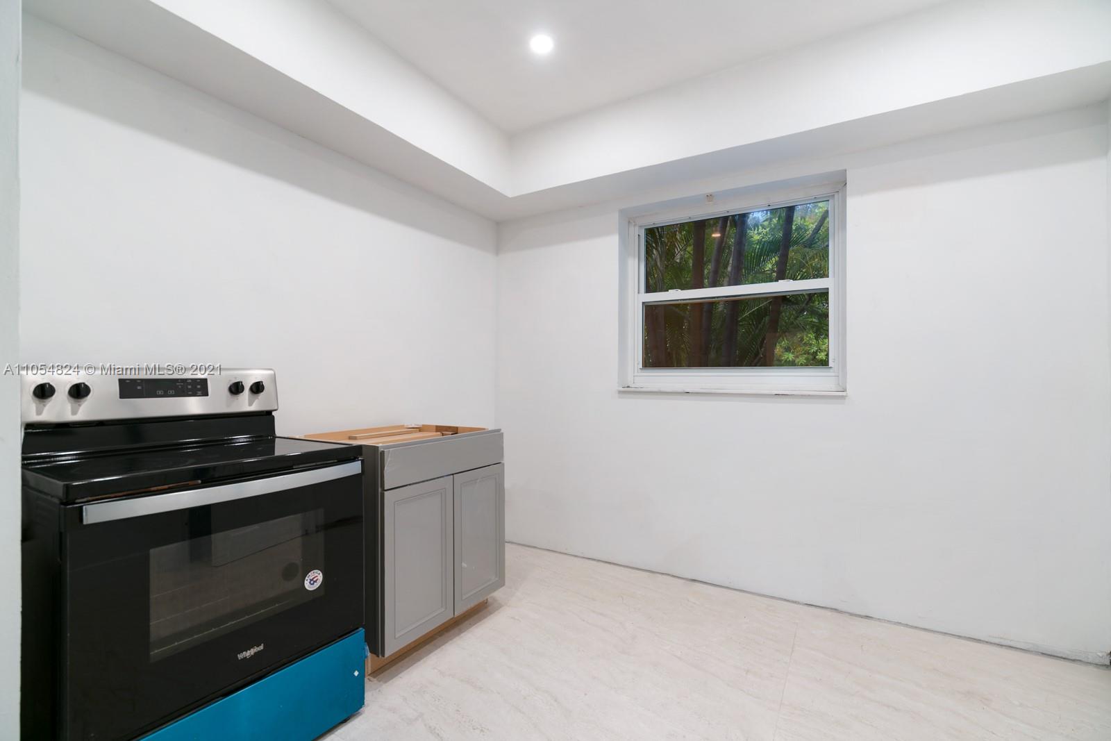 LENOX MANOR - Residential Income