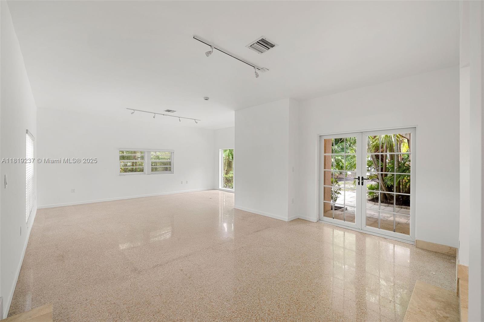 GOLDEN BEACH SEC F - Residential Lease