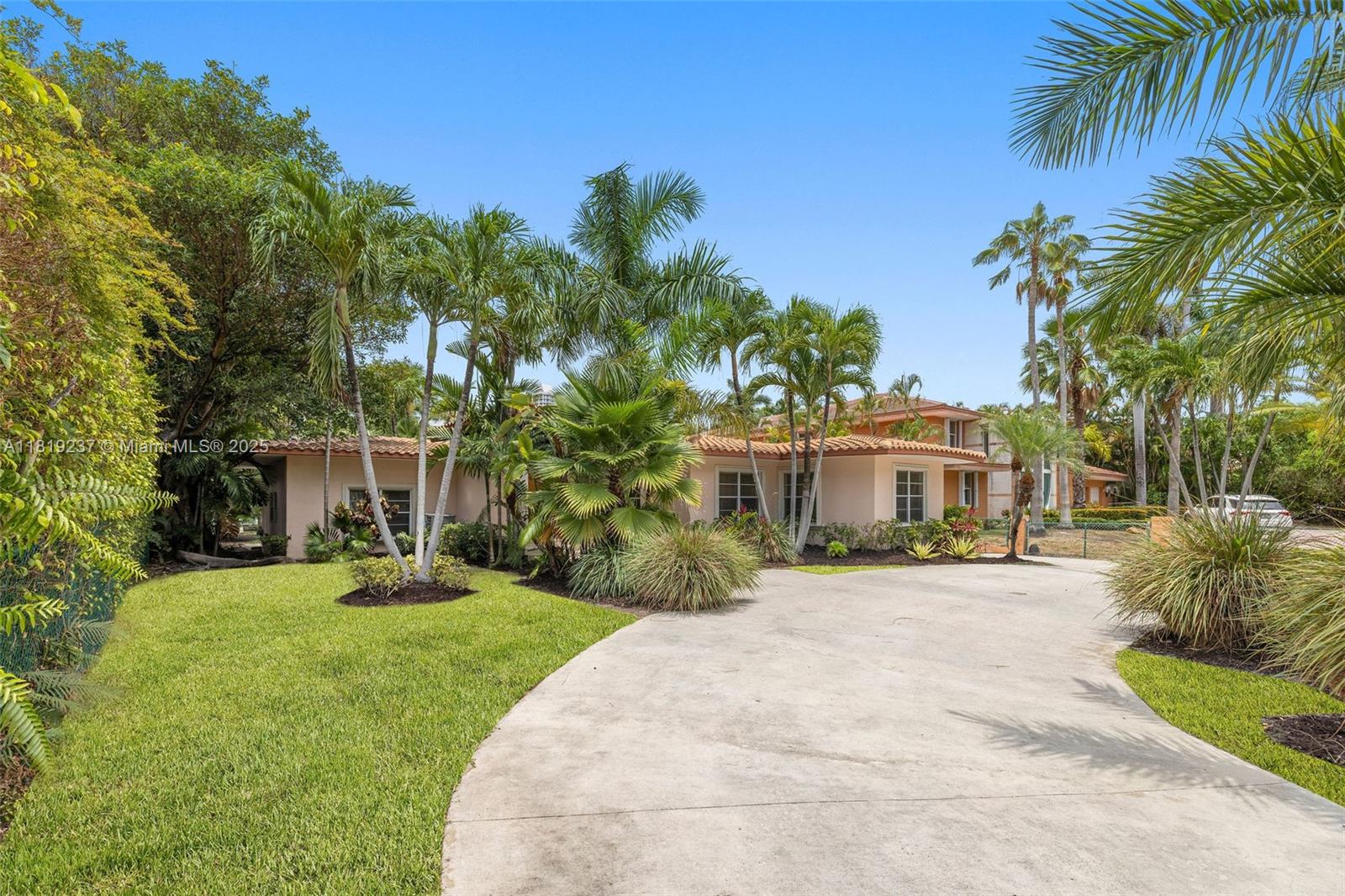 Rental Property at 564 Golden Beach Dr, Golden Beach, Miami-Dade County, Florida - Bedrooms: 3 
Bathrooms: 2  - $12,000 MO.
