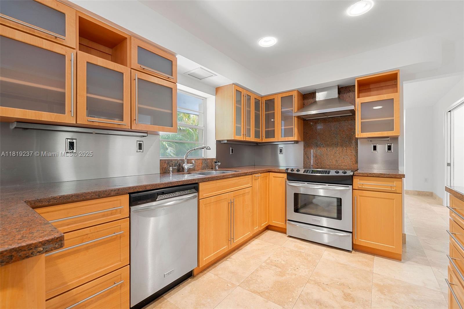 GOLDEN BEACH SEC F - Residential Lease