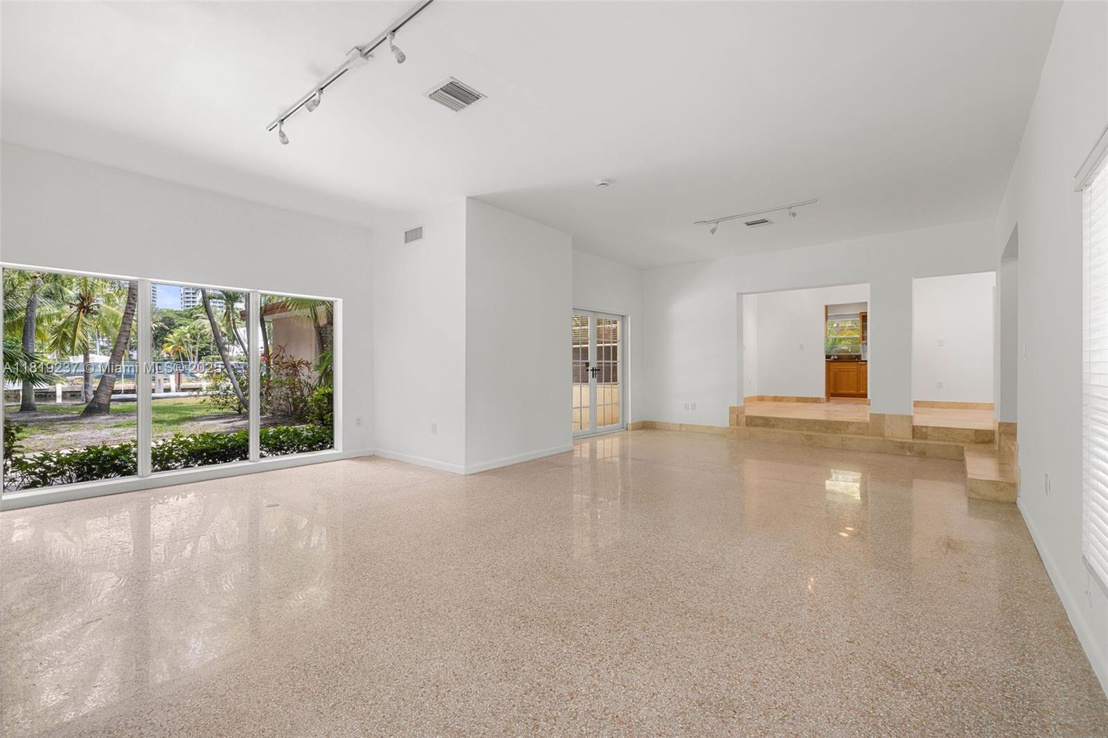 GOLDEN BEACH SEC F - Residential Lease