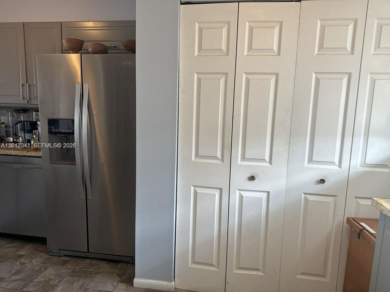 LAKE EMERALD CONDOMINIUM - Residential Lease