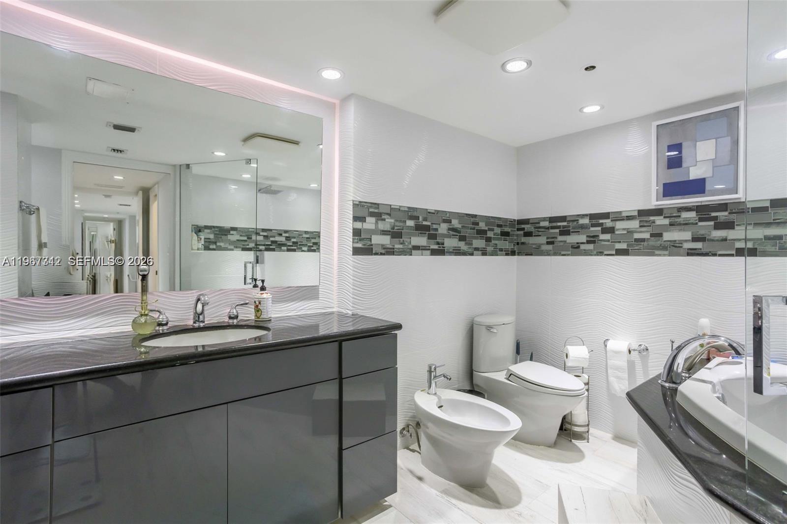 ANCHOR BAY CLUB CONDO - Residential