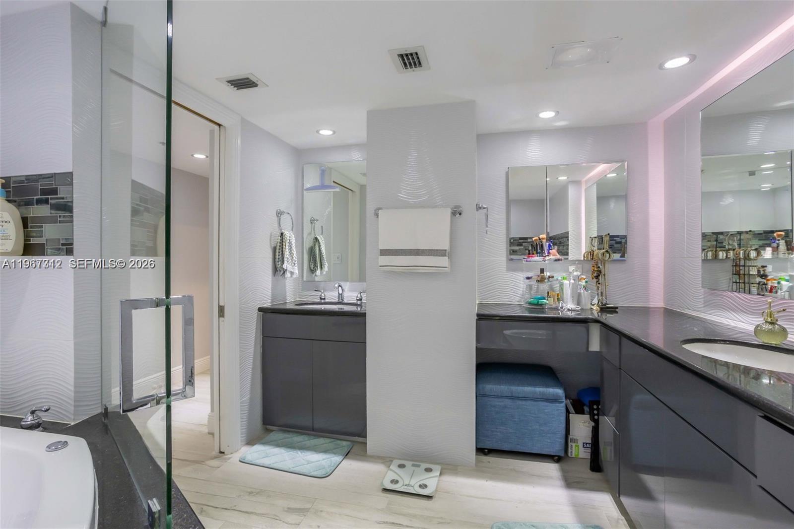 ANCHOR BAY CLUB CONDO - Residential