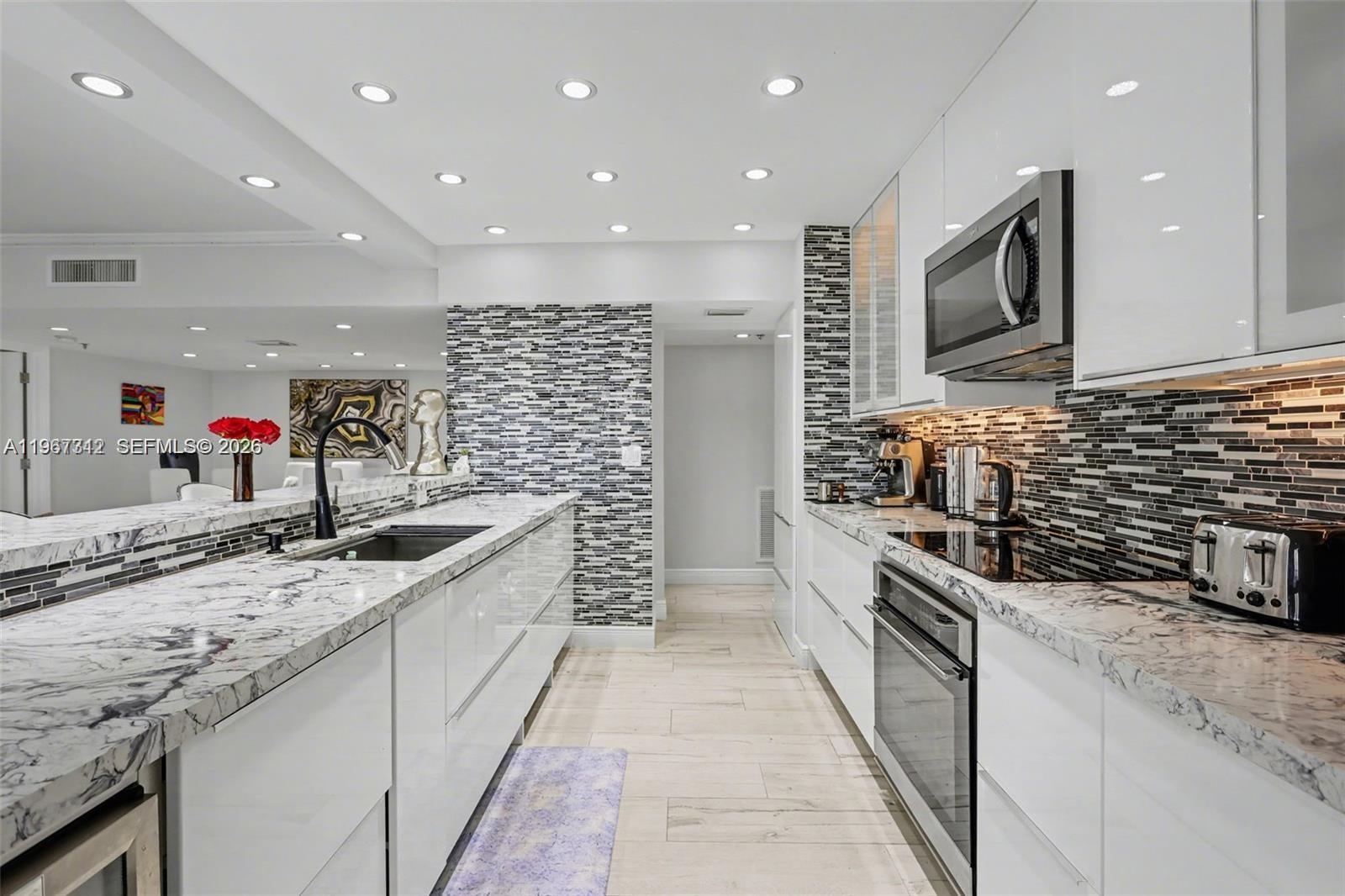 ANCHOR BAY CLUB CONDO - Residential