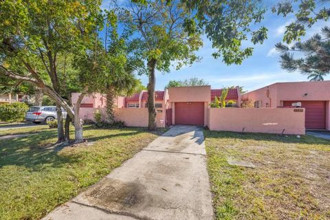 1624 NW 56th Ave 14 Lauderhill FL 33313