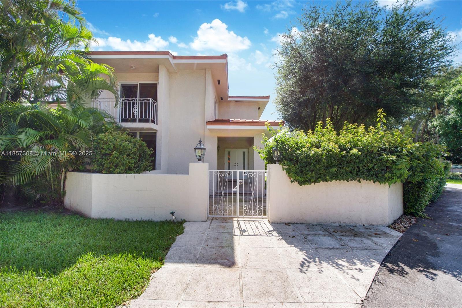 Location Location Alhambra circle 4 bed 3 bath remodeled kitchen and 2 bath. Land on a front nothing on a back