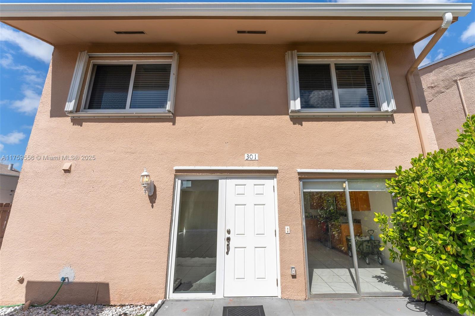 LAKE & TENNIS VILLAS PH 1 - Residential