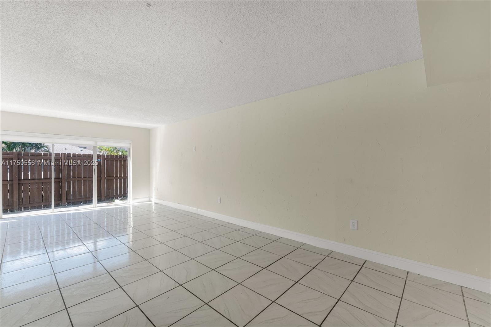 LAKE & TENNIS VILLAS PH 1 - Residential