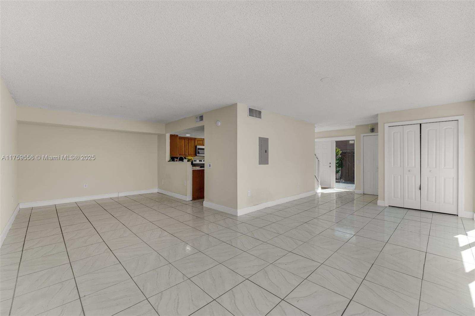 LAKE & TENNIS VILLAS PH 1 - Residential