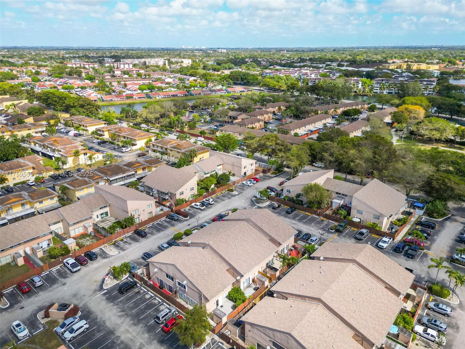 LAKE & TENNIS VILLAS PH 1 - Residential