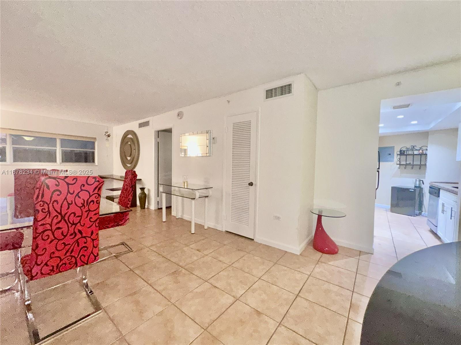 1881 Washington Ave 6H