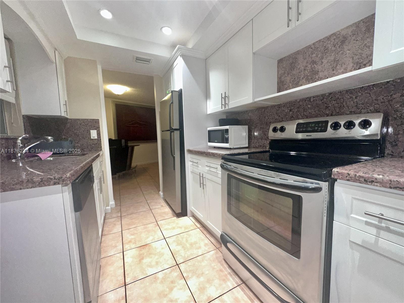 1881 Washington Ave 6H