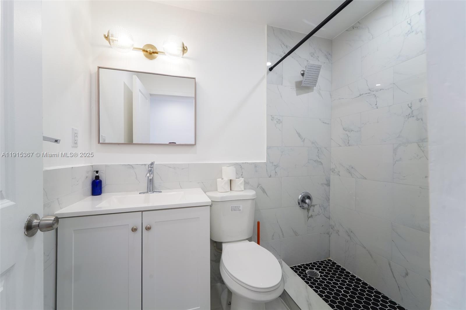 LINCOLN SUB - Residential Lease