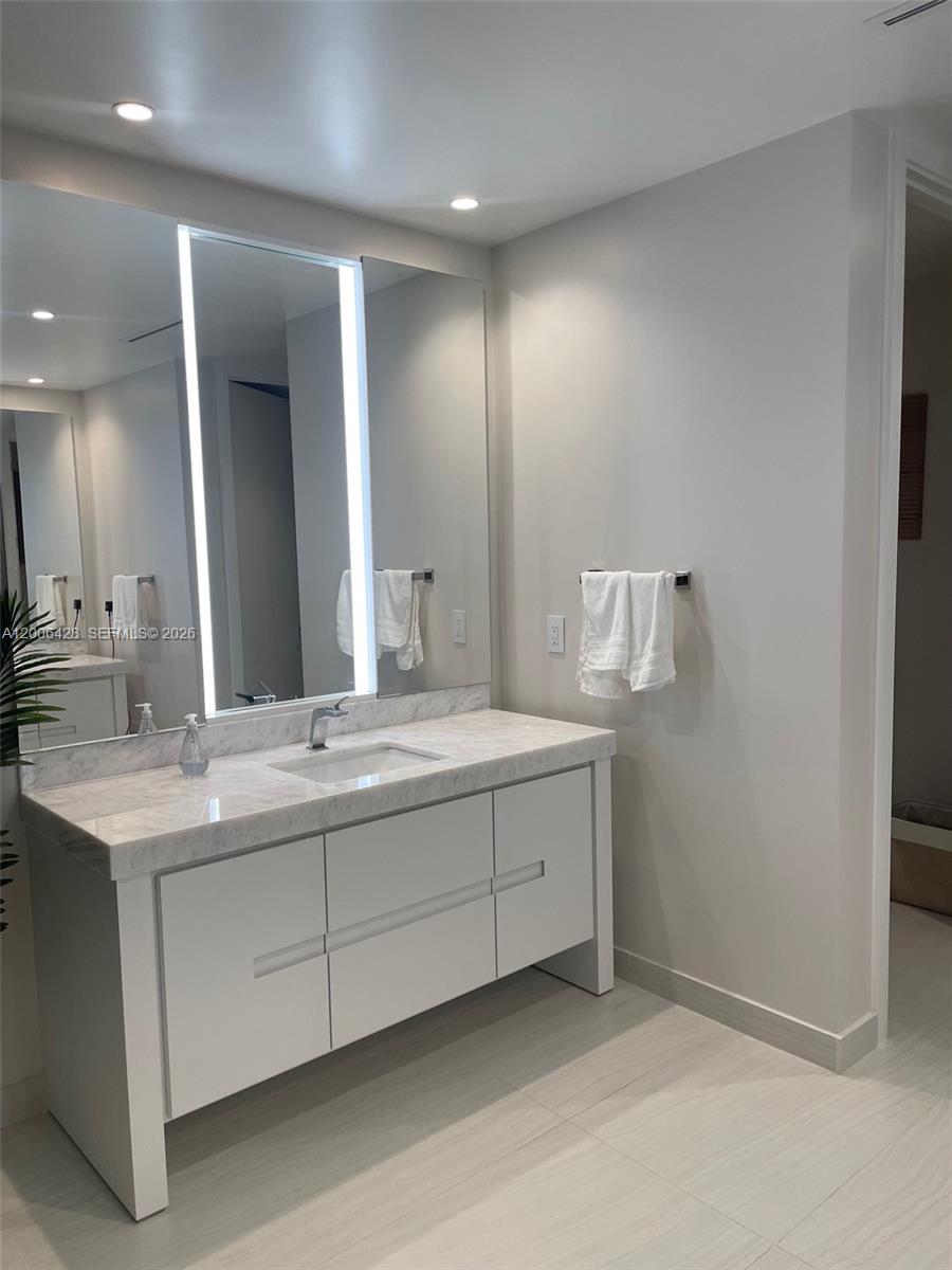 ALINA 220 BOCA RATON COND - Residential