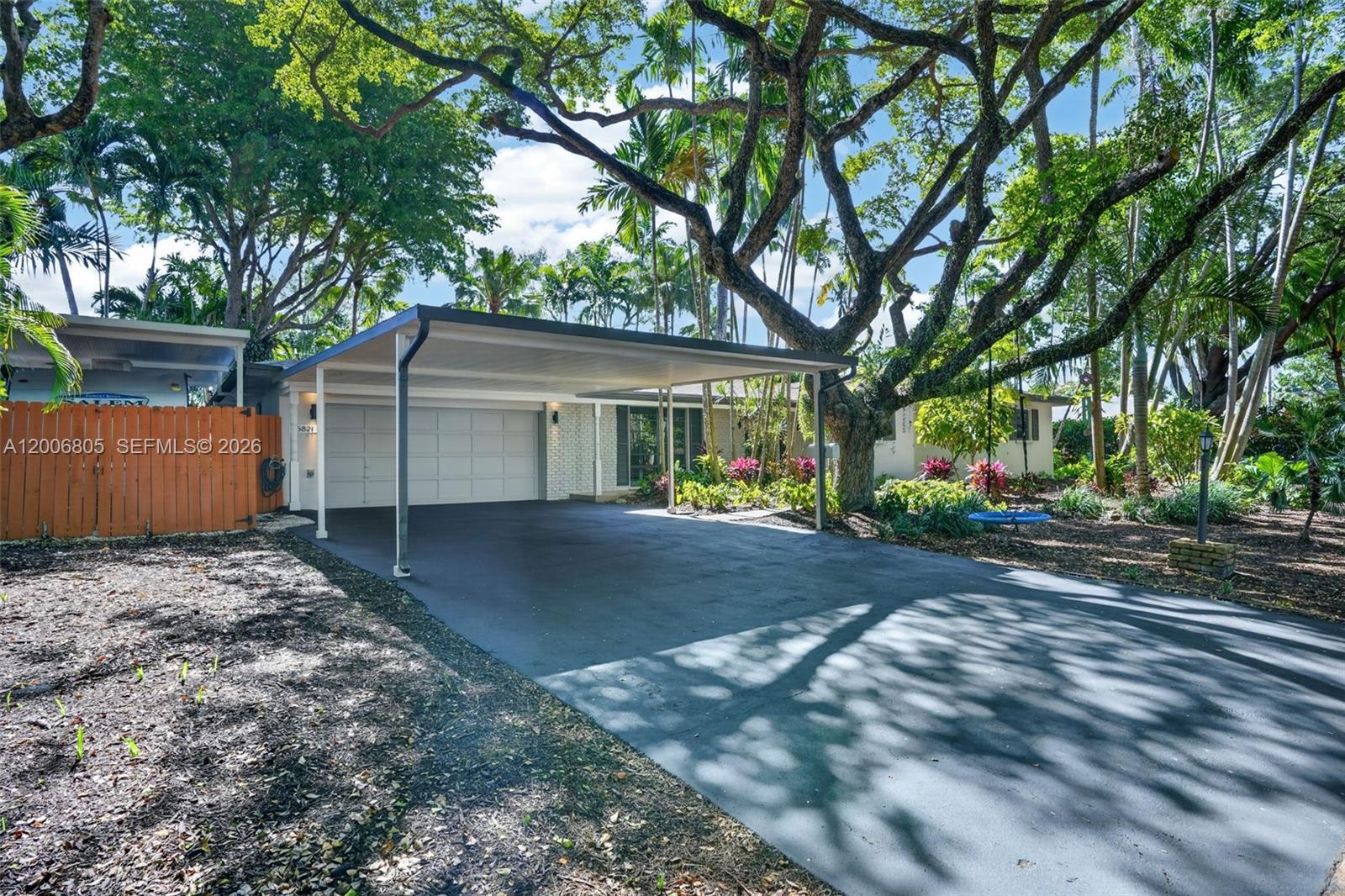 CORAL REEF ESTATES - Residential