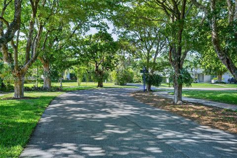 Tiny photo for 15821 SW 86th Ave, Palmetto Bay, FL 33157 (MLS # A12006805)