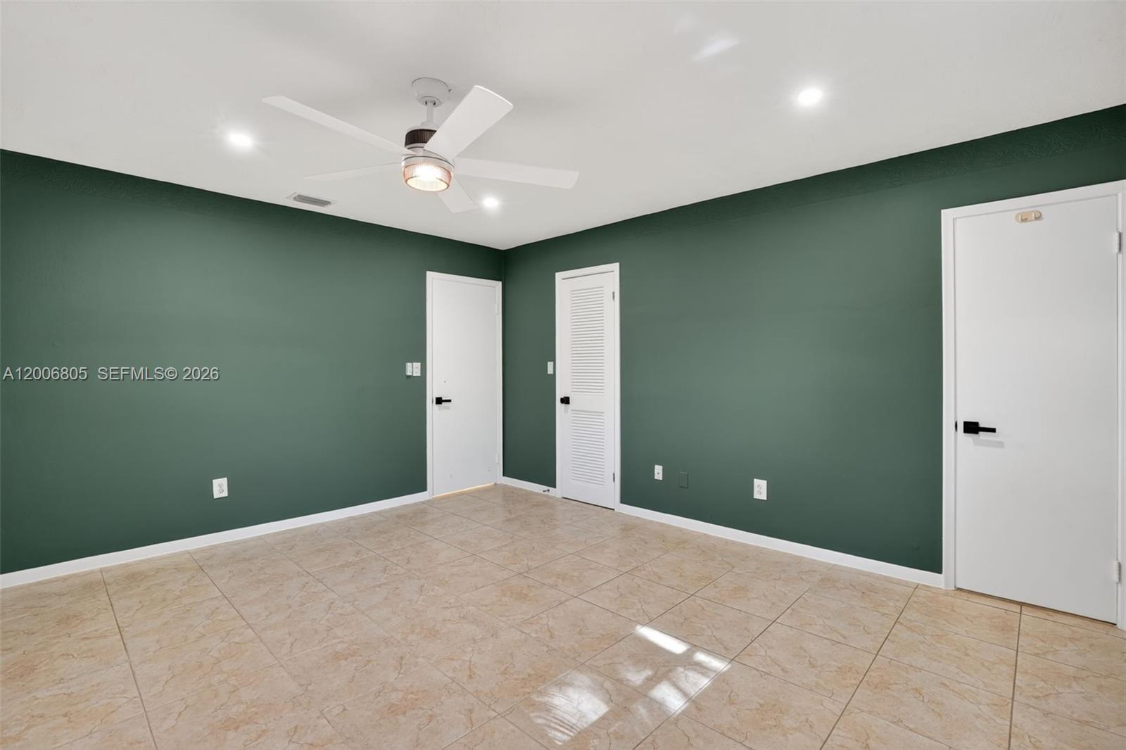 CORAL REEF ESTATES - Residential