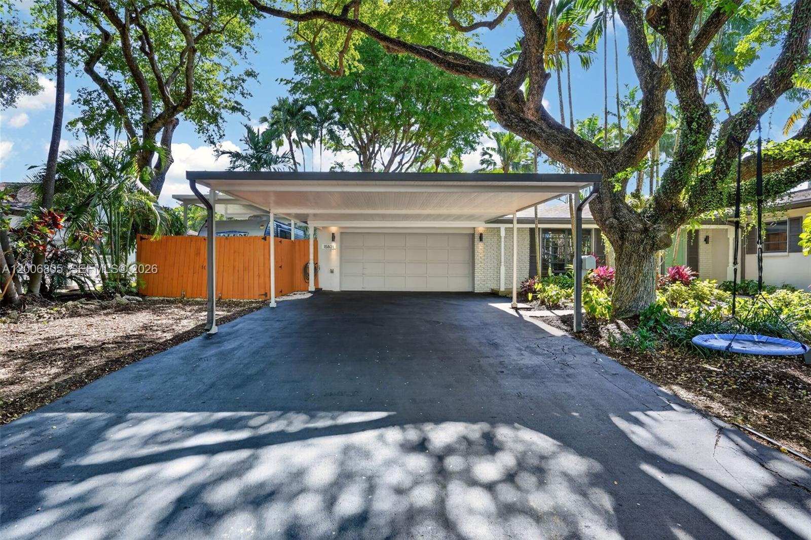 CORAL REEF ESTATES - Residential