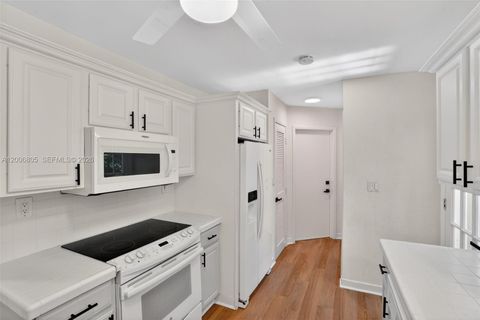 Tiny photo for 15821 SW 86th Ave, Palmetto Bay, FL 33157 (MLS # A12006805)