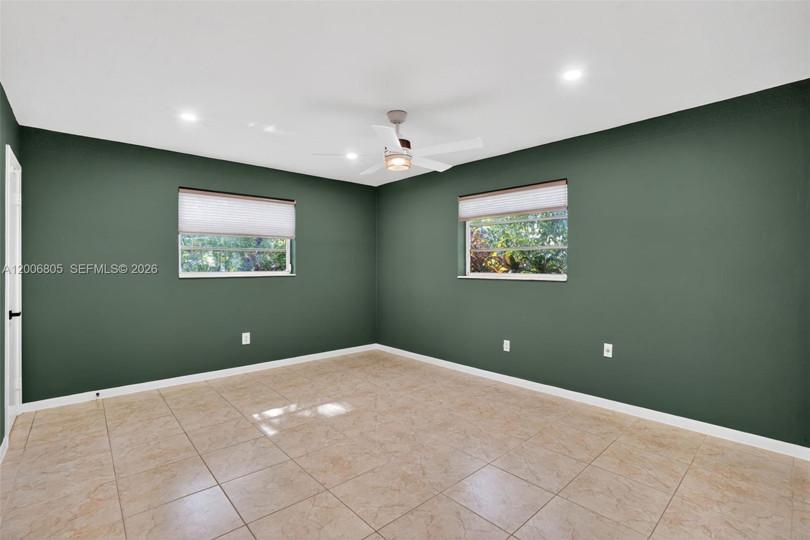 CORAL REEF ESTATES - Residential