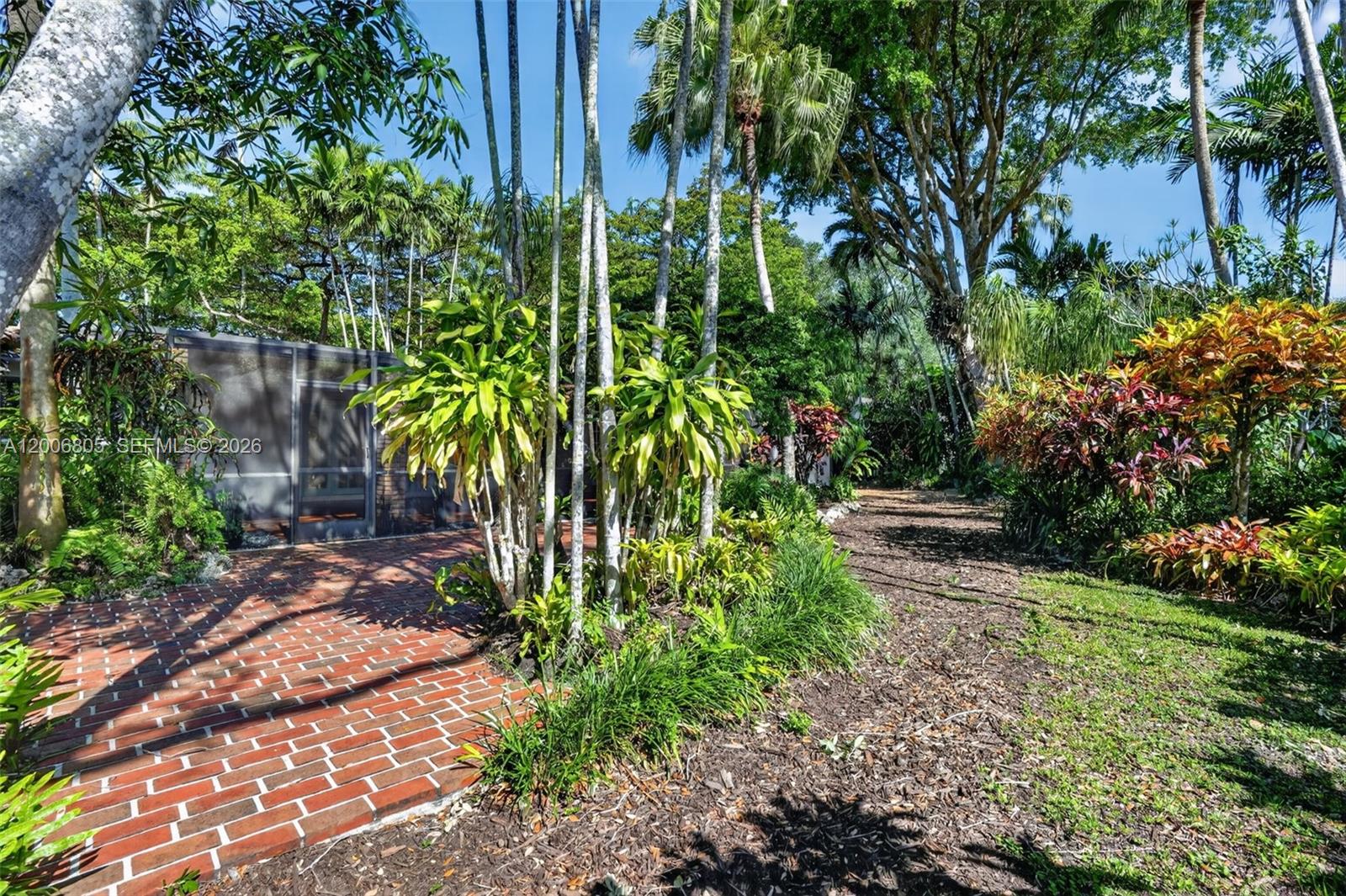 CORAL REEF ESTATES - Residential