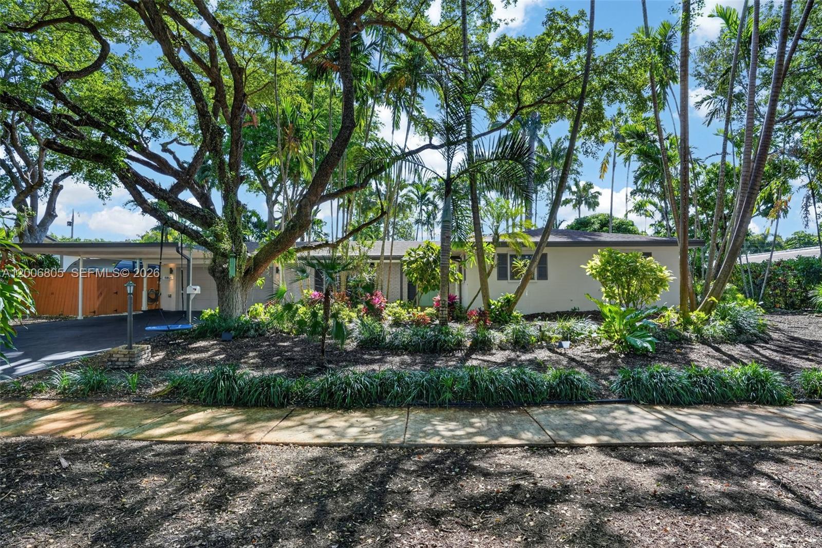 CORAL REEF ESTATES - Residential