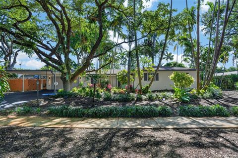 Photo of 15821 SW 86th Ave, Palmetto Bay, FL 33157 (MLS # A12006805)