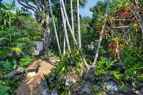 Tiny photo for 15821 SW 86th Ave, Palmetto Bay, FL 33157 (MLS # A12006805)