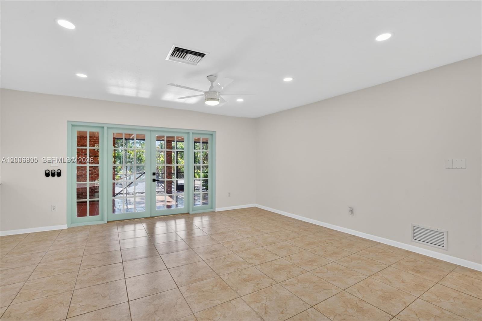 CORAL REEF ESTATES - Residential