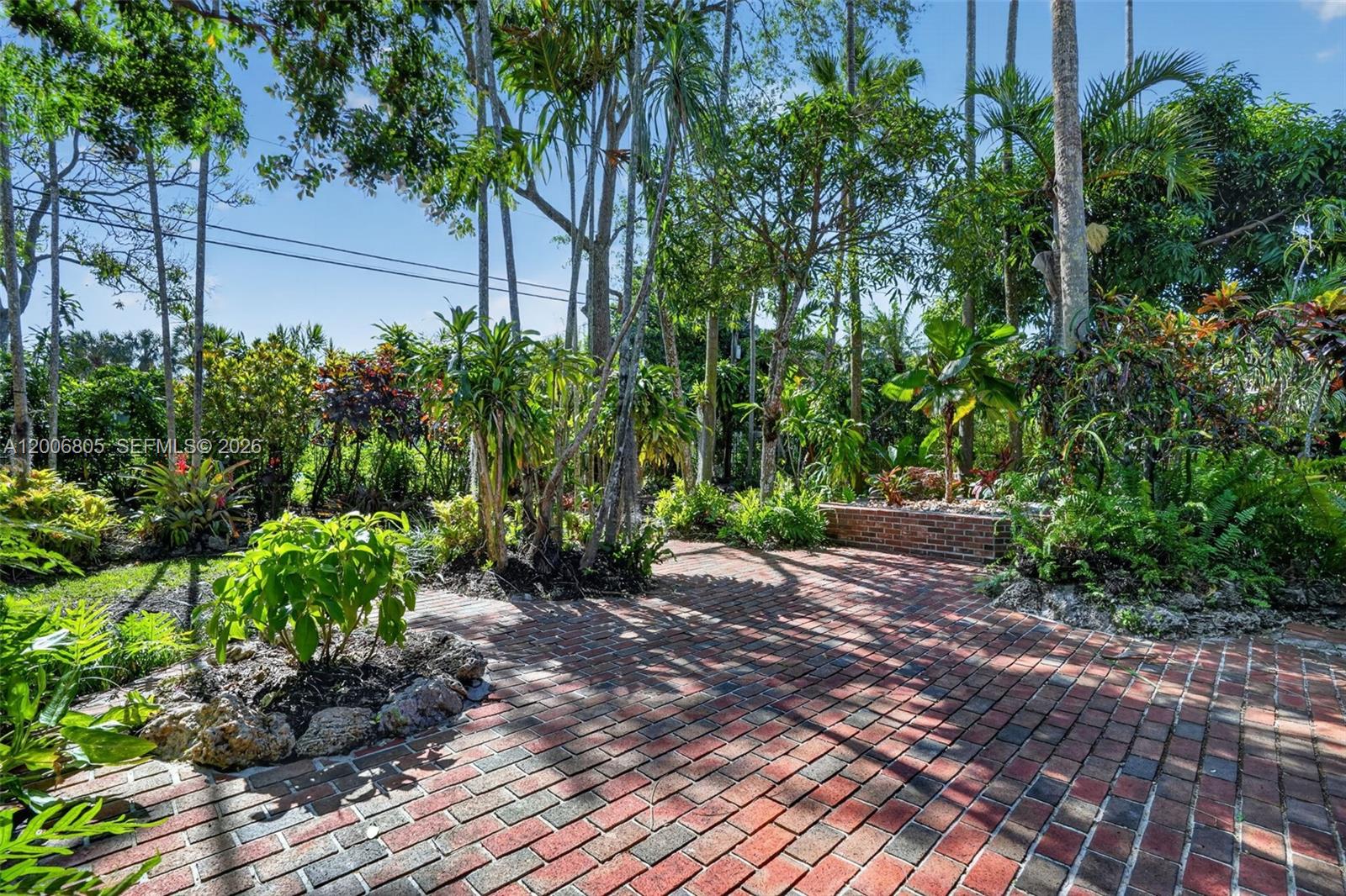 CORAL REEF ESTATES - Residential