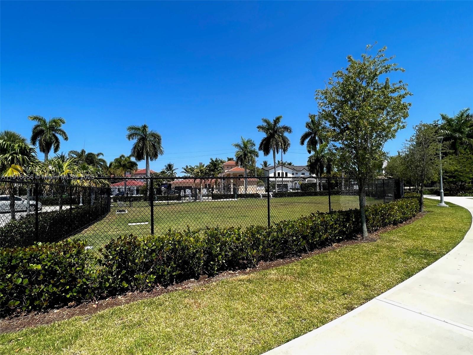 PARADISE BY THE SEA CONDO - Residential Lease