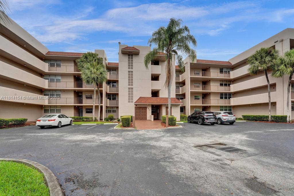 1911 Sabal Palm Dr 304, Davie, Broward County, Florida - 2 Bedrooms  
2 Bathrooms - 